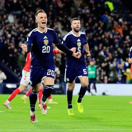 Scotland v Denmark 2026 FIFA World Cup, WM, Weltmeisterschaft, Fussball Qualifiers Lawrence Shankland of Scotland celebrates scoring his teams second goal during the 2026 FIFA World Cup Qualifiers Group C match at Hampden Park, Glasgow UK Newspapers OUT Copyright: xFredxPalmerx FIL-22515-0164