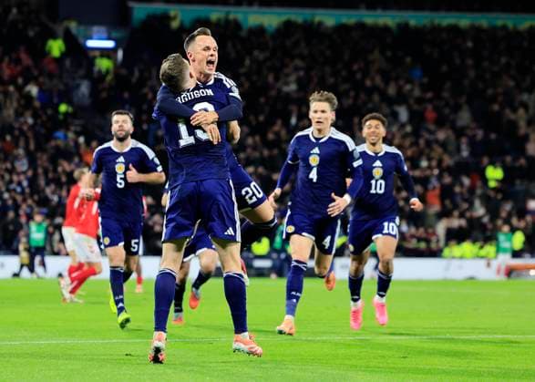 Scotland v Denmark 2026 FIFA World Cup, WM, Weltmeisterschaft, Fussball Qualifiers Lawrence Shankland of Scotland celebrates scoring his teams second goal with team mates during the 2026 FIFA World Cup Qualifiers Group C match at Hampden Park, Glasgow UK Newspapers OUT Copyright: xFredxPalmerx FIL-22515-0166