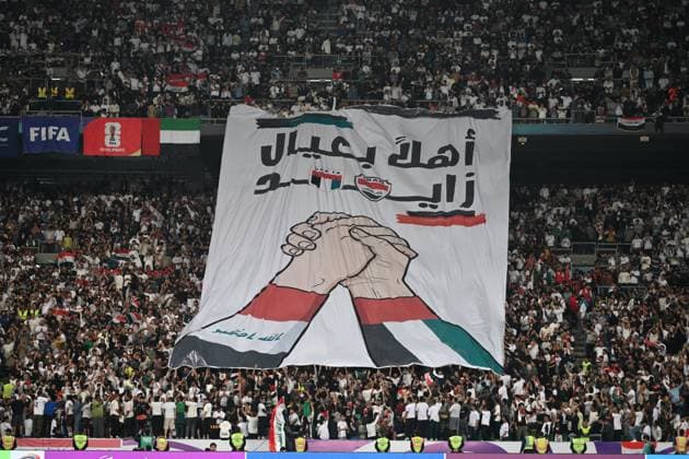 Fußball, WM Quali, Irak - VAE Iraq v UAE - AFC Asian Qualifiers 2026 BASRA, IRAQ - NOVEMBER 18: Fans support their teams during the 2026 FIFA World Cup, WM, Weltmeisterschaft, Fussball Asian qualifiers fifth round second leg match between Iraq and United Arab Emirates at Basra International Stadium in Basra, Iraq, on November 18, 2025. Haidar Mohammed Ali Anadolu Basra Iraq. Editorial use only. Please get in touch for any other usage.  Copyright: x2025xAnadoluxHaidarxMohammedxAlix