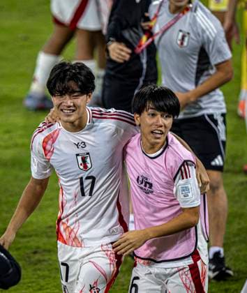 World Cup Soccer FIFA U17, U 17 World Cup Qatar 2025, North Korea vs Japan Round of 16 Joy, emotions, jubilation after winning the penalty shootout at Japan Futa TAKENO Rento NOGUCHI Copyright: xRedhaxHosnixSegganix