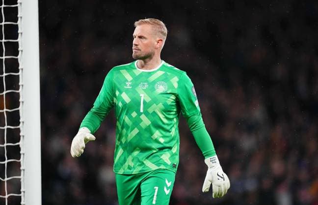 November 18 2025: Kasper Schmeichel of Denmark looks on during a World Cup Qualification game, Scotland v Denmark , Hamden , Glasgow, Scotland. CSM Glasgow Scotland - ZUMAc04_ 20251118_zma_c04_115 Copyright: xKimxPricex