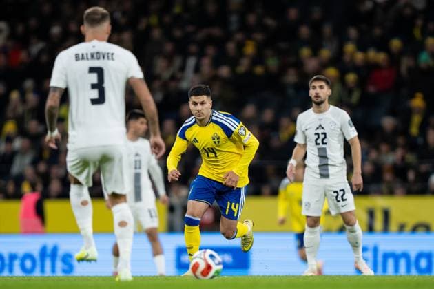 251118 Roony Bardghji of Sweden during the FIFA World Cup Qualifier football match between Sweden and Slovenia on November 18, 2025 in Stockholm Photo Joel Marklund BILDBYRAN kod JM JM0752 bbeng fotboll football soccer fotball vm kval fifa world cup qualifier sverige sweden sverige a slovenien slovenia  Copyright: JOELxMARKLUND BB251118JM113