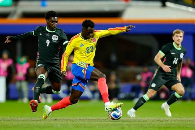 November 18, 2025: During the game, Colombia defender Davinson Sanchez 23 advances the ball upfield in an International Friendly, Länderspiel, Nationalmannschaft match between Colombia and Australia at Citi Field in Queens, New York. Colombia defeats Australia 3-0. Cal Media - ZUMAc04_ 20251118_zma_c04_302 Copyright: xShaquanxWoodyx