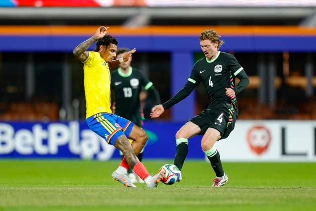 November 18, 2025: During the game, Australia defender Kye Rowles 4 chases after the ball in an International Friendly, Länderspiel, Nationalmannschaft match between Colombia and Australia at Citi Field in Queens, New York. Colombia defeats Australia 3-0. Cal Media - ZUMAc04_ 20251118_zma_c04_359 Copyright: xShaquanxWoodyx