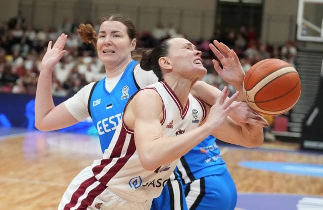 (251119) -- RIGA, Nov. 19, 2025 -- Latvia s Anete Steinberga (front) vies with Estonia s Maaja Bratka during the FIBA Women s EuroBasket 2027 Qualifiers match between Latvia and Estonia in Riga, Latvia. Nov. 18, 2025. (Photo by Edijs Palens Xinhua) (SP)LATVIA-RIGA-BASKETBALL-FIBA WOMEN S EUROBASKET 2027 QUALIFIERS-LATVIA VS ESTONIA ChenxYufen 