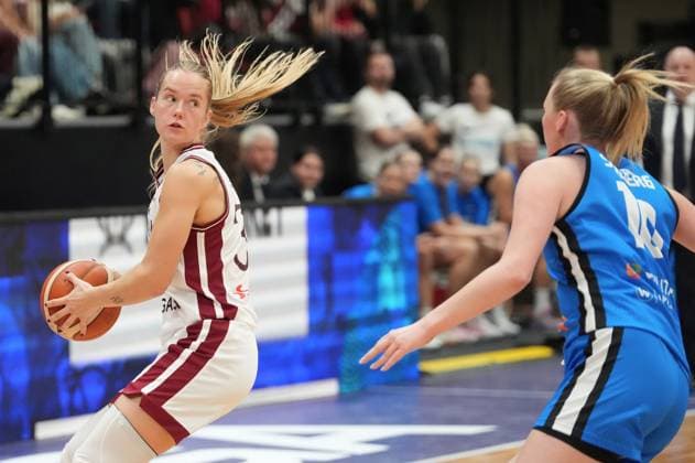 (251119) -- RIGA, Nov. 19, 2025 -- Latvia s Kate Vilka (L) vies with Estonia s Helena Stina Svilberg during the FIBA Women s EuroBasket 2027 Qualifiers match between Latvia and Estonia in Riga, Latvia. Nov. 18, 2025. (Photo by Edijs Palens Xinhua) (SP)LATVIA-RIGA-BASKETBALL-FIBA WOMEN S EUROBASKET 2027 QUALIFIERS-LATVIA VS ESTONIA ChenxYufen 