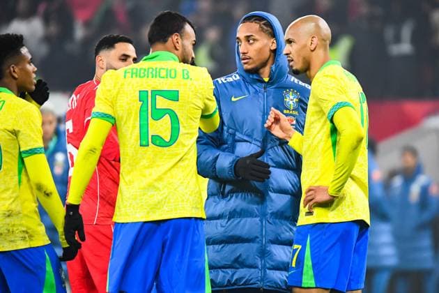 FOOTBALL: BRESIL - TUNISIE Baptiste AUTISSIER MAXPPP - Villeneuve-d Ascq 18 11 2025 Baptiste AUTISSIER Maxppp Lille ; 18 11 2025 ; Joao Pedro et Fabinho lors du match Bresil vs Tunisie match preparatif pour la CAN 2025 a Lille le 18 novembre 2025. Villeneuve-d Ascq Villeneuve-d Ascq Haut de France France  Copyright: xMAXPPPxBaptistexAUTISSIERx BAU202511183020 BAU202511183020