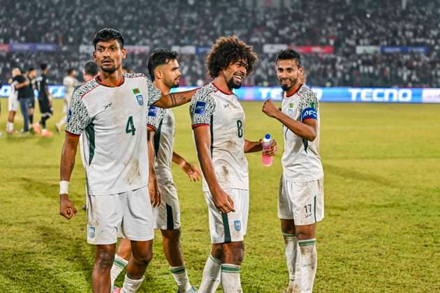 Fußball, Asienmeisterschaft Quali, Bangladesch - Indien Bangladesh v India - Football Match Bangladeshi players celebrate after winning the match during the third round of the Asian Cup qualifiers between Bangladesh and India at the National Stadium in Dhaka, Bangladesh, on November 18, 2025. (Final Score: Bangladesh 1:0 India). Dhaka Dhaka Bangladesh  Copyright: xZabedxHasnainxChowdhuryx originalFilename:chowdhury-banglade251118_npcCD.jpg