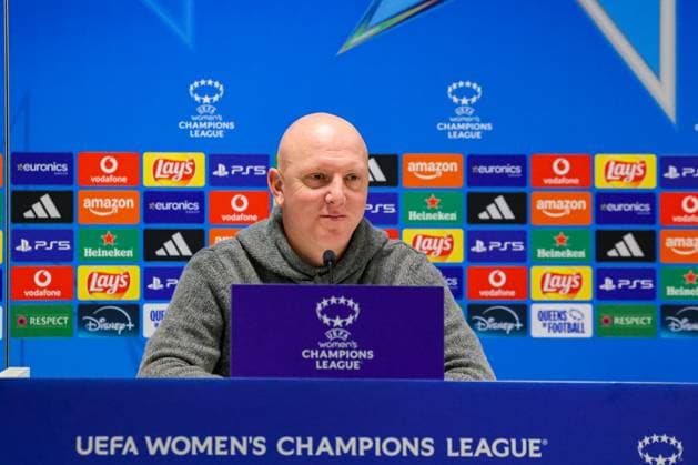 251014 OH Leuven press conference, PK, Pressekonferenz head coach Arno Van Den Abbeel of OHL pictured during the OH Leuven MD-1 press conference ahead of a female soccer match between OH Leuven (BEL) and AS Roma (ITA), 2025-2026 season of UEFA Women™s Champions League , on Wednesday 19 November 2025 in LEUVEN , Belgium . PHOTO SPORTPIX Sevil Oktem LEUVEN DEN DREEF Vlaams-Brabant Belgium  Copyright: xSportpix.bex xSevilxOktemxSevilxOktemx
