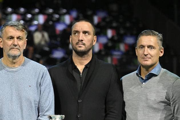 Davis Cup Finale 2025 Bologne - Davis Cup Finale 2025 Bologne - 19 11 2025 - Ceremonie Hommage Nicolas Pilic - Croatie en presence Madame Pilic, sa fille, president de la Federartion Internationale de tennis, Novak Djokovic, Boris Becker, Lubjicic, Andrea Gaudenzi, Gilles Moretton, et de nombreux Champions Bologne  Copyright: xChryslenexCaillaud Pznewsx