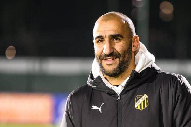 251119 Coach Mak Lind of Häcken ahead of the UEFA Women s Europa Cup between Inter and Häcken on November 19, 2025 in Milano Photo Daniel Stiller BILDBYRAN kod DS DS0528 fotboll football soccer fotball europa cup inter häcken uefa womens europa cup dam bbeng  Copyright: DANIELxSTILLER BB251119DS008