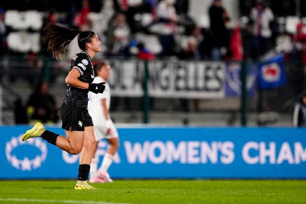 Juventus women Chiara Beccari celebrates after scoring the 1-0 goal for his team during the UEFA Women s Champions League soccer match between Juventus Women and OL Lyonnes at the Stadium Comunale Vittorio Pozzo La Marmora in Biella, north west Italy - Day 4 - November 19, 2025. - Soccer.  Copyright: xFabioxFerrari LaPressex