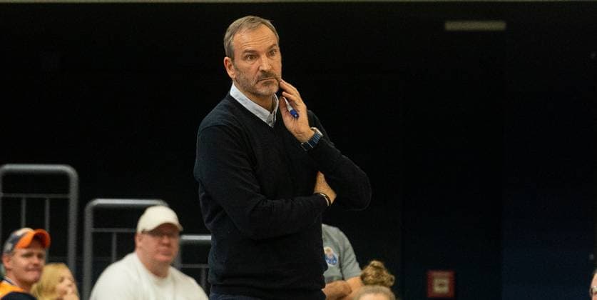 19 11 2025, Basketball, Men, FIBA Europe Cup, Season 2025 26, Group B, Matchday 6, Rostock Seawolves FC Porto Coach Fernando Sa FC Porto Rostock Stadthalle Mecklenburg-Vorpommern Germany