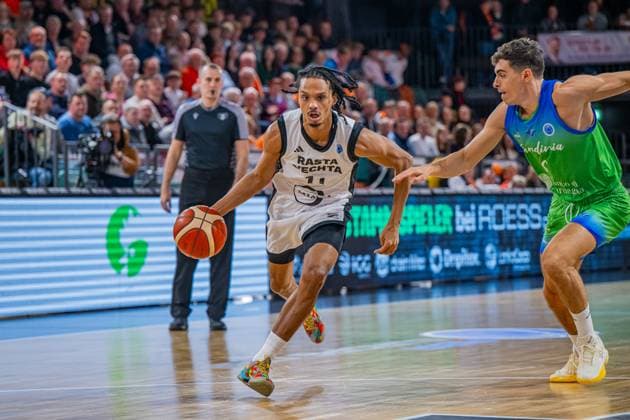Basketball FIBA Europe Cup, Season 2025 2026, Men, Main Round, Group Stage, Matchday 6, 19 11 2025, RASTA Vechta Dinamo BDS Sassari Alonzo Verge 11 RASTA Vechta in action Vechta RASTA Dome Lower Saxony Germany