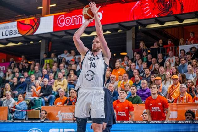 Basketball FIBA Europe Cup, Season 2025 2026, Men, Main Round, Group Stage, 6 Matchday, 19 11 2025, RASTA Vechta Dinamo BDS Sassari Philipp Herkenhoff 14 RASTA Vechta at Jumpshot Vechta RASTA Dome Lower Saxony Germany