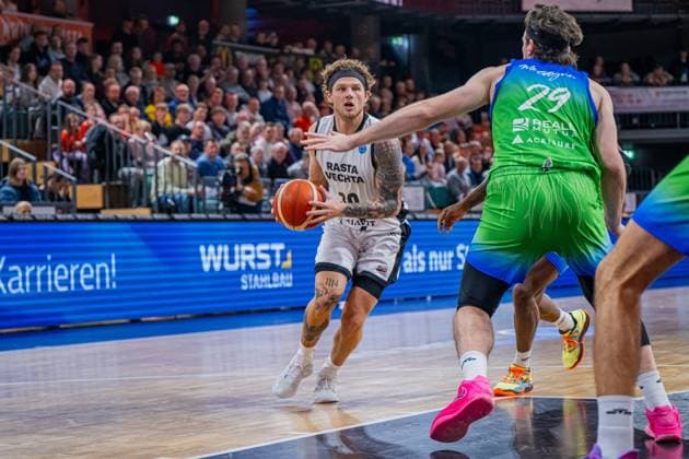 Basketball FIBA Europe Cup, Season 2025 2026, Men, Main Round, Group Stage, 6 Matchday, 19 11 2025, RASTA Vechta Dinamo BDS Sassari Booker Coplin 30 RASTA Vechta in action Vechta RASTA Dome Lower Saxony Germany