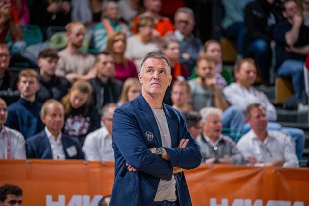 Basketball FIBA Europe Cup, Season 2025 2026, Men, Main Round, Group Stage, Matchday 6, 19 11 2025, RASTA Vechta Dinamo BDS Sassari Veljko Mrsic Head Coach Dinamo BDS Sassari during the game Vechta RASTA Dome Lower Saxony Germany