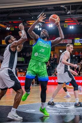 Basketball FIBA Europe Cup, Season 2025 2026, Men, Main Round, Group Stage, Matchday 6, 19 11 2025, RASTA Vechta Dinamo BDS Sassari Rashawn Thomas 25 Dinamo BDS Sassari in action Vechta RASTA Dome Lower Saxony Germany