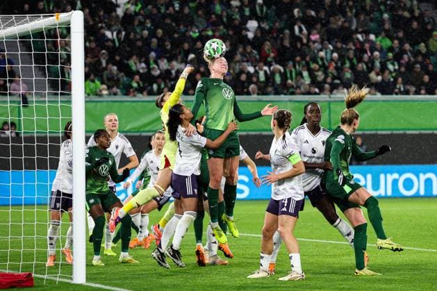Camilla Küver VfL Wolfsburg,16 Womens Champions League Season 2025 2026 VfL Wolfsburg vs Manchester United at the Volkswagen Arena in Wolfsburg Action,Football,Woman,Women,Ladies,Germany,19 11 2025