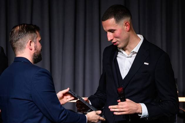 251119 Kalmar FFs goalkeeper Samuel Brolin receives the award for the years goalkeeper in Superettan during Allsvenskans Grand Prize on November 19, 2025 in Stockholm  Copyright: EMMAxWALLSKOG BB251119EW022