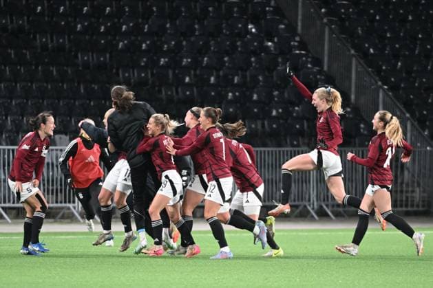 BERN, SWITZERLAND NOVEMBER 19 Michaela Khyrova of Sparta Praha c celebrating her Goal 0 4 during the UEFA Women s Europa Cup 2025 26 Round of 16 Second Leg match between BSC Young Boys and AC Sparta Praha at Stadion Wankdorf on November 19, 2025 in Bern, Switzerland Bern Stadion Wankdorf Bern Switzerland Copyright: xJustPictures.ch ManuelxWinterbergerx jp-en-EuSpIm-MWI_5551