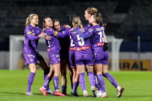 WOMEN SOCCER - EC, A.Wien vs Anderlecht VIENNA,AUSTRIA,19.NOV.25 - WOMEN SOCCER - UEFA Women s Europa Cup, round of 16, FK Austria Wien vs RSC Anderlecht. Image shows the rejoicing of A.WIen with Katharina Schiechtl (A.Wien).  GEPAxpictures xArminxRauthner