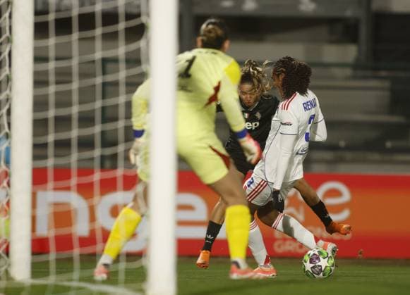 Michela Cambiaghi of Juventus Women scoring a goal during the UEFA Women s Champions League 2025-26 football match between Juventus Women and OL Lyonnes on 19 November 2025 at â?? Pozzo-La Marmora Stadium, Biella,Italy. Photo Nderim KACELI  Copyright: xNderimxKaceli IPAxSportx xipa-agency.netx xx IPA_68138351 IPA_Agency_IPA68138351