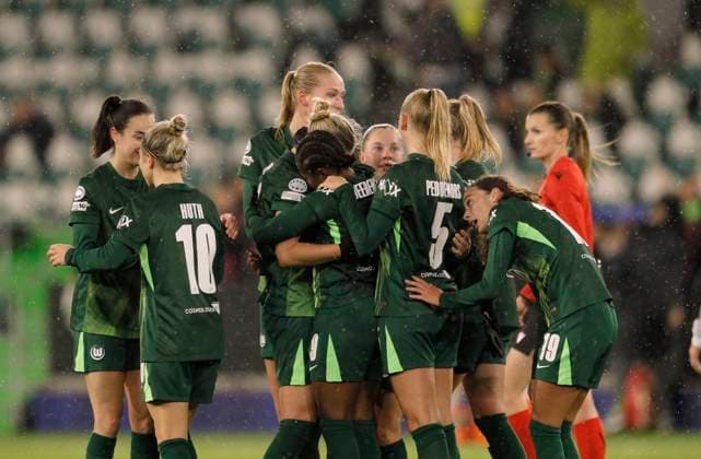 Photo Lineth Beerensteyn Wolfsburg meets Manchester United for 3 1 Womens Champions League on Wed 19 11 2025 VfL Wolfsburg