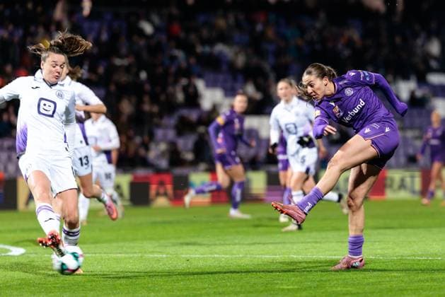 WOMEN SOCCER - EC, A.Wien vs Anderlecht VIENNA,AUSTRIA,19.NOV.25 - WOMEN SOCCER - UEFA Women s Europa Cup, round of 16, FK Austria Wien vs RSC Anderlecht. Image shows Modesta Uka (A.Wien).  GEPAxpictures xArminxRauthner