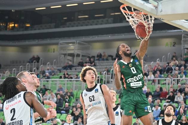 Ljubljana, Slovenia, November 19 2025, Dj Stewart of Cedevita Olimpija (R) in action against Zacharie Perrin of Veolia Towers (L) during the BKT EuroCup basketball match between Cedevita Olimpija (Slovenia) and Veolia Towers (Germany) at Arena Stozice, Ljubljana, Slovenia. (Photo by Igor Kupljenik Sports Press Photo) Copyright: xIgorxKupljenikx xSPPx Sportspressphoto_SPR63687