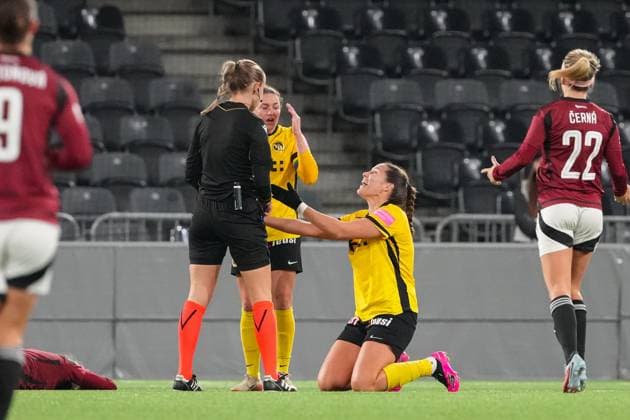 Switzerland UEFA Women s Europa Cup 2025 26 1 8 final, BSC YB Women vs AC Sparta Praha Stadion Wankdorf, Bern Geraldine Ess 7 YB Women after a foul Bern Stadion Wankdorf Bern Switzerland Copyright: xKjetilxWaberx