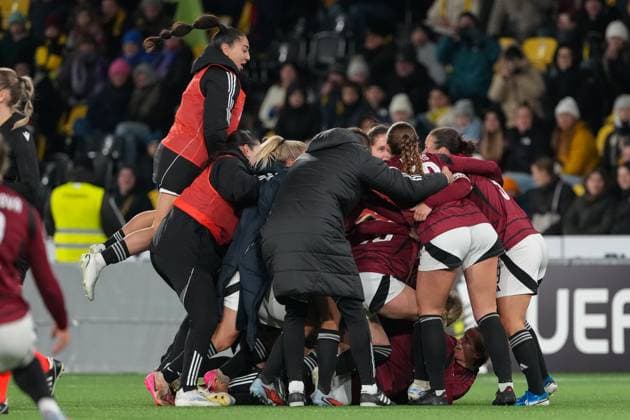 Switzerland UEFA Women s Europa Cup 2025 26 1 8 final, BSC YB Women vs AC Sparta Praha Stadion Wankdorf, Bern AC Sparta Praha players after beating BSC YB Women and reaching the 1 4 final Bern Stadion Wankdorf Bern Switzerland Copyright: xKjetilxWaberx