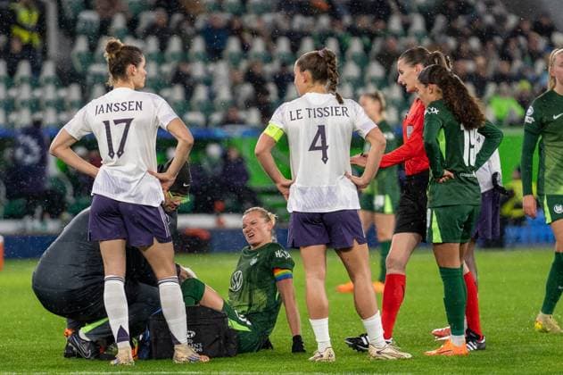 Germany, Football, UEFA, Womens Champions League, Matchday 4 2025 2026 VfL Wolfsburg Manchester United on 19 11 in Wolfsburg Volkswagen Arena Alexandra Popp VfL Wolfsburg 11 must be substituted Copyright: xSvenxHeidmannx