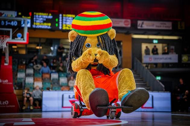 Basketball FIBA Europe Cup, Season 2025 2026, Men, Main Round, Group Stage, Matchday 6, 19 11 2025, RASTA Vechta Dinamo BDS Sassari Bob Mascot RASTA Vechta during the game Vechta RASTA Dome Lower Saxony Germany