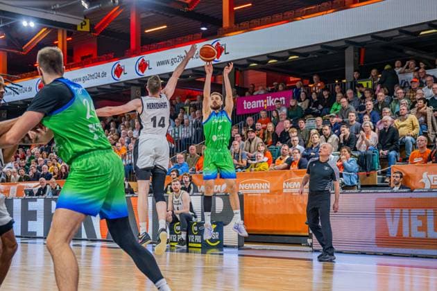 Basketball FIBA Europe Cup, Season 2025 2026, Men, Main Round, Group Stage, 6 Matchday, 19 11 2025, RASTA Vechta Dinamo BDS Sassari Laurynas Beliauskas 9 Dinamo BDS Sassari at Jumpshot Vechta RASTA Dome Niedersachsen Germany