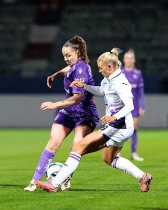 WOMEN SOCCER - EC, A.Wien vs Anderlecht VIENNA,AUSTRIA,19.NOV.25 - WOMEN SOCCER - UEFA Women s Europa Cup, round of 16, FK Austria Wien vs RSC Anderlecht. Image shows Lotta Cordes (A.Wien) and Vigdis Kristjansdottir (Anderlecht).  GEPAxpictures xArminxRauthner