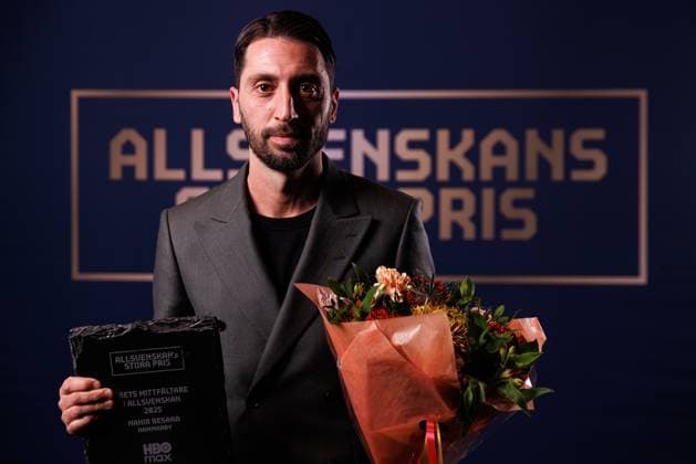 251119 Hammarbys Nahir Besara poses for a portrait with the award for Midfielder of the Year during Allsvenskans Grand Prize on November 19, 2025 in Stockholm  Copyright: CAISAxRASMUSSEN BB251119BB433