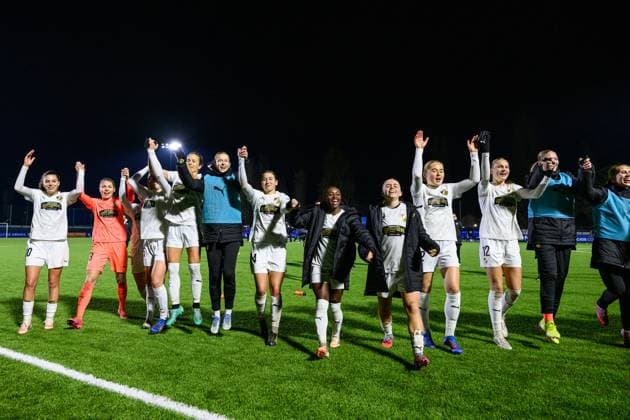 251119 Players of Häcken celebrate after the UEFA Women s Europa Cup between Inter and Häcken on November 19, 2025 in Milano Photo Daniel Stiller BILDBYRAN kod DS DS0528 fotboll football soccer fotball europa cup inter häcken uefa womens europa cup dam bbeng jubel  Copyright: DANIELxSTILLER BB251119DS034