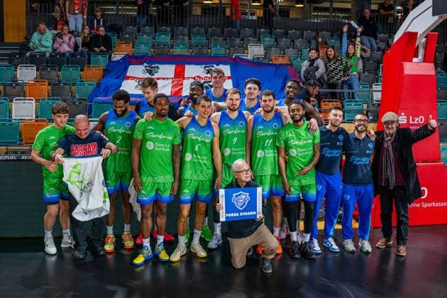 Basketball FIBA Europe Cup, Season 2025 2026, Men, Main Round, Group Stage, Matchday 6, 19 11 2025, RASTA Vechta Dinamo BDS Sassari The team of Dinamo BDS Sassari after the game Vechta RASTA Dome Lower Saxony Germany