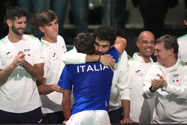 Flavio Cobolli celebrates for the victory with Matteo Berrettini at the end of the Davis Cup Finals 2025 Quarterfinals match between Flavio Cobolli (Italy) and Filip Misolic (Austria) at Bologna Fiere, Bologna, Italy - November 19, 2025. - Tennis.  Copyright: xMassimoxPaolone LaPressex
