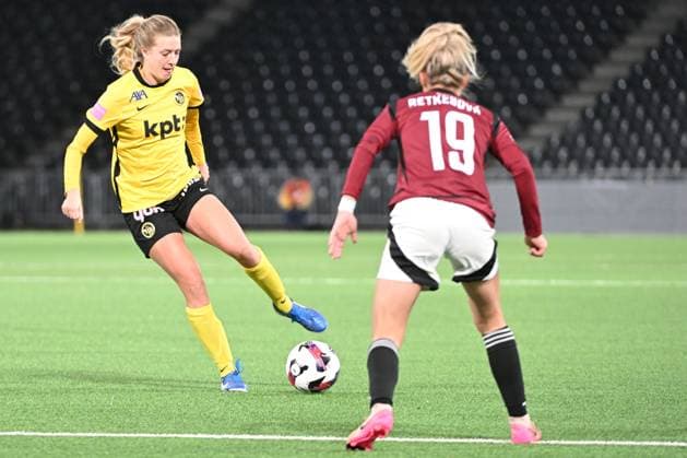 BERN, SWITZERLAND NOVEMBER 19 Athena Kuehn of Young Boys in action during the UEFA Women s Europa Cup 2025 26 Round of 16 Second Leg match between BSC Young Boys and AC Sparta Praha at Stadion Wankdorf on November 19, 2025 in Bern, Switzerland Bern Stadion Wankdorf Bern Switzerland Copyright: xJustPictures.ch ManuelxWinterbergerx jp-en-EuSpIm-MWI_5477