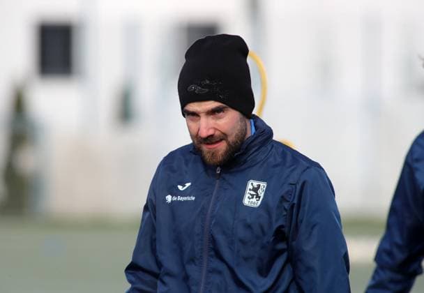 Football, Men, 3 Liga, Season 2025 2026, TSV 1860 Munich, Training Morris Schröter Schroeter TSV 1860 Munich Head, Portrait with cap