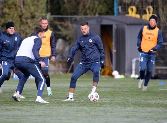 Football, Men, 3 Liga, Season 2025 2026, TSV 1860 Munich, Training Alexander Benede TSV 1860 Munich on the ball