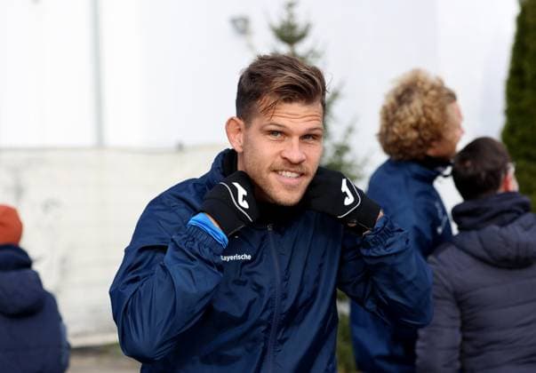 Football, Men, 3 Liga, Season 2025 2026, TSV 1860 Munich, Training Florian Niederlechner TSV 1860 Munich on the way to the training ground
