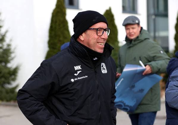 Fussball, Herren, 3.Liga, Saison 2025 2026, TSV 1860 München, Training Markus Kauczinski, Trainer (TSV 1860 München) auf dem Weg zum Trainingsplatz