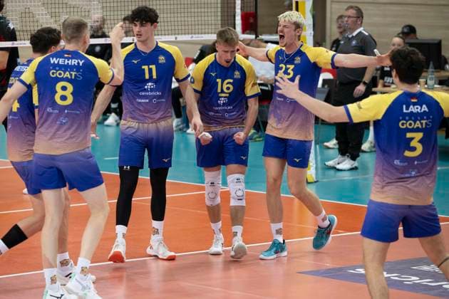 1 Volleyball Bundesliga Season 2025 2026 Cerebricks Volley Goats Mitteldeutschland vs TSV Haching Munich Halle, Germany November 19, 2025 In the picture The Volleygoats team cheers after winning a point Halle Saale SWH Arena Sachsen Anhalt Germany