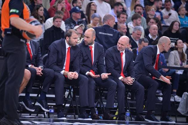 BASKET BALL : LDLC ASVEL vs AS Monaco - Turkish Airlines Euroligue - LDLC ARENA venue - Decines - 19 11 2025 AS Monaco coaching bench during the Turkish Airlines Euroleague match between LDLC ASVEL and AS Monaco at the LDLC ARENA venue in Decines, France on November 19th 2025  Copyright: xCYRILxALISTERxLESTAGEx