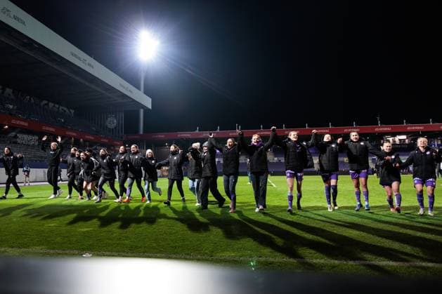 WOMEN SOCCER - EC, A.Wien vs Anderlecht VIENNA,AUSTRIA,19.NOV.25 - WOMEN SOCCER - UEFA Women s Europa Cup, round of 16, FK Austria Wien vs RSC Anderlecht. Image shows the rejoicing of A.Wien.  GEPAxpictures xArminxRauthner