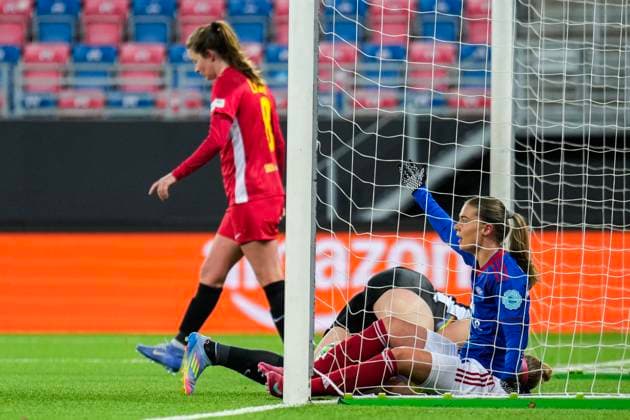 Football, Women s Champions League 2025 2026 Valerenga St Pölten Oslo 20251119 Valerenga s Saedis Heidarsdottir during the women s Champions League soccer match between Valerenga and St Pölten at Intility Arena Photo Fredrik Varfjell NTB Oslo Norway EDITORIAL USE ONLY RESTRICTED USE FOR BETTING COMPANIES  Copyright: xFredrikxVarfjellx xNTBx