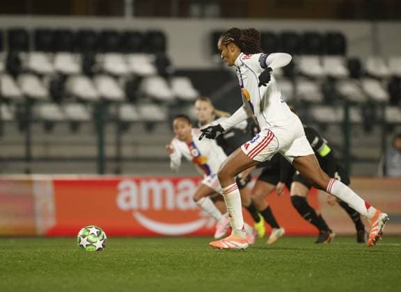 CALCIO - Champions League Women - Juventus FC vs OL Lyonnes Wendie Renard of OL Lyonnes scoring a goal on palnalty kick during the UEFA Women s Champions League 2025-26 football match between Juventus Women and OL Lyonnes on 19 November 2025 at â?? Pozzo-La Marmora Stadium, Biella,Italy. Photo Nderim KACELI Turin Italy  Copyright: xIPAxSport ABACAx